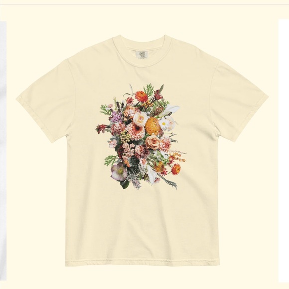 Polychrome Flower Bunch Comfort Colors Shirt - Picture 1 of 3